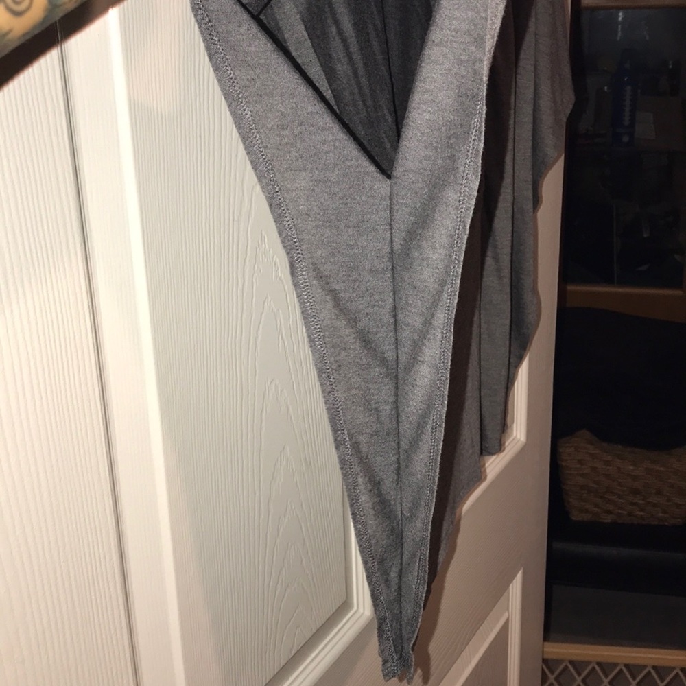 Grey blouse - Picture 2 of 3